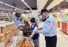 林区公安送春开展节前食物平安查抄